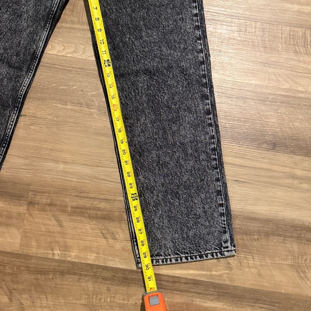 Monki Straight Mid West Rigid Black Dark Acid Wash Jeans Size 32/32 NWT - Picture 4 of 6
